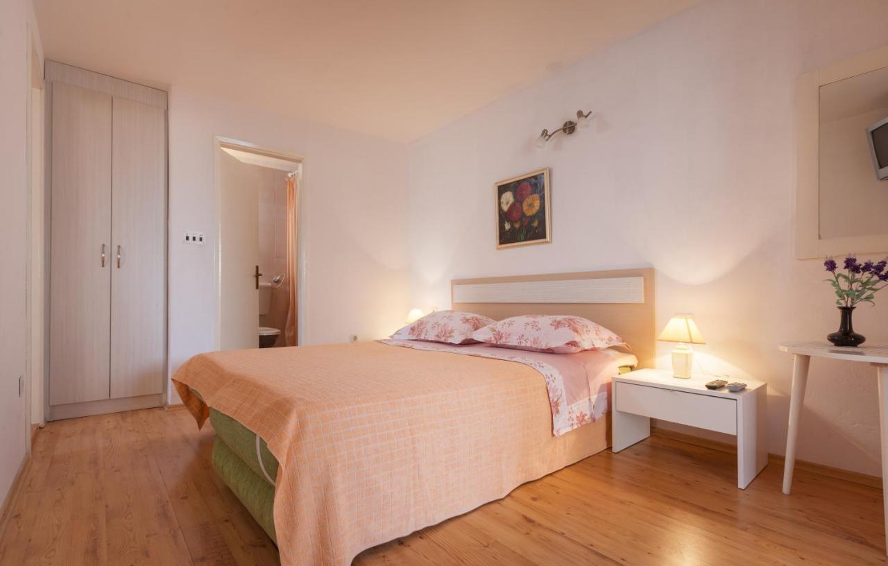 Apartments Jelka Promajna Kültér fotó