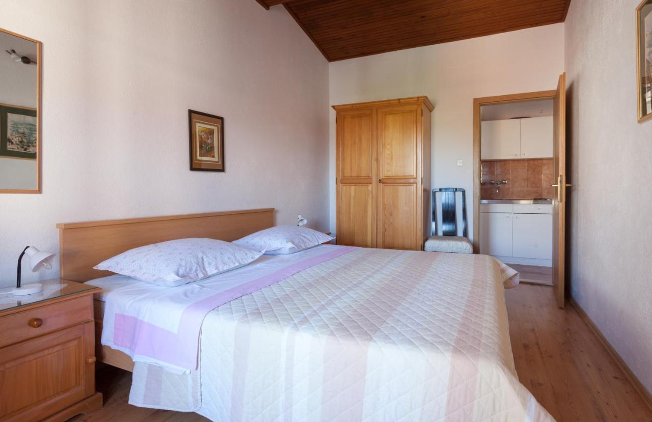 Apartments Jelka Promajna Kültér fotó